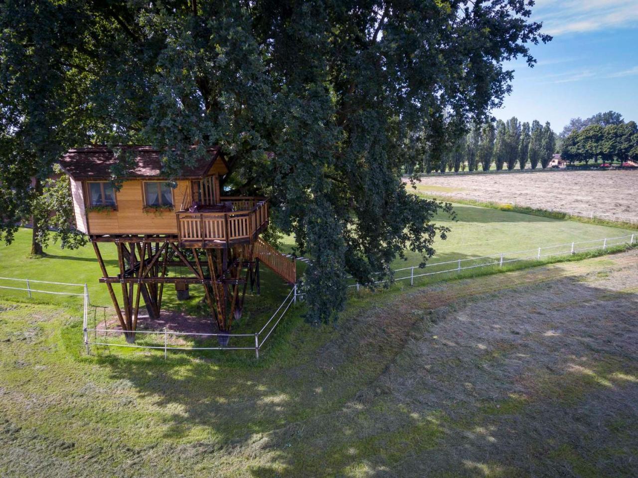 Agriturismo Tenuta "Il Cigno" Villanterio Bagian luar foto